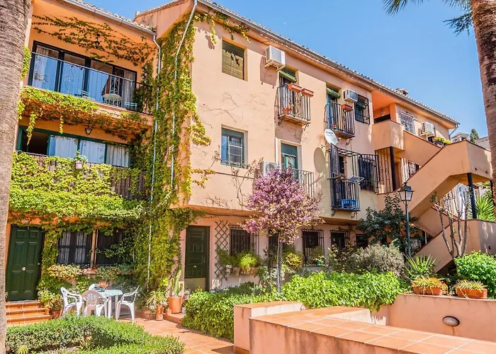 Tuguest Alhacaba Apartment - Free Parking